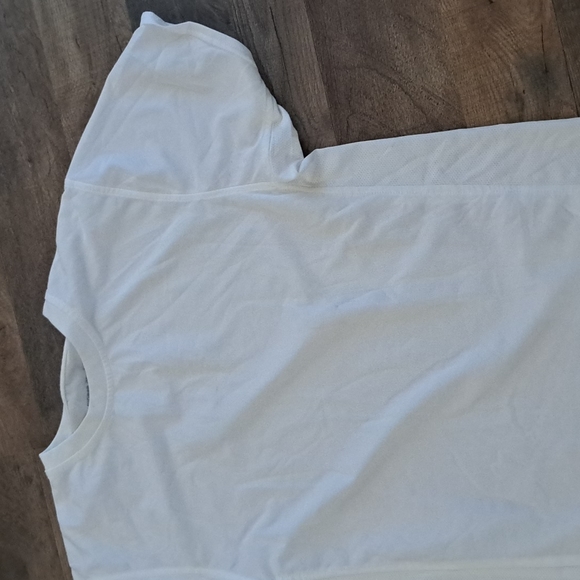 Sz L athletic crewneck tee - Picture 2 of 3